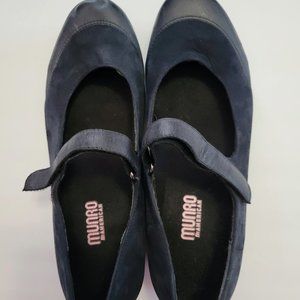Munro American Walking Wedge Mary Janes navy leather NWOT‎ Size 10W